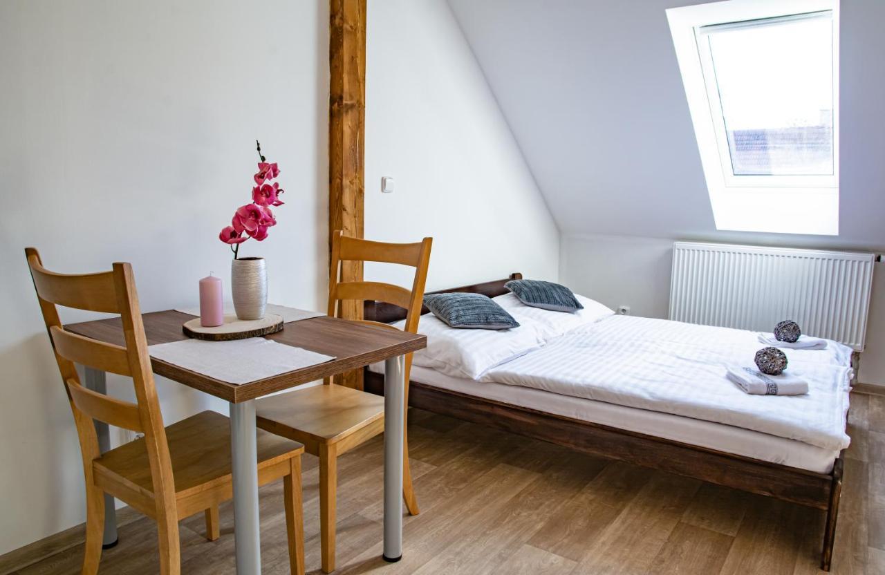Apartmany Kurojedy Bor Exterior foto