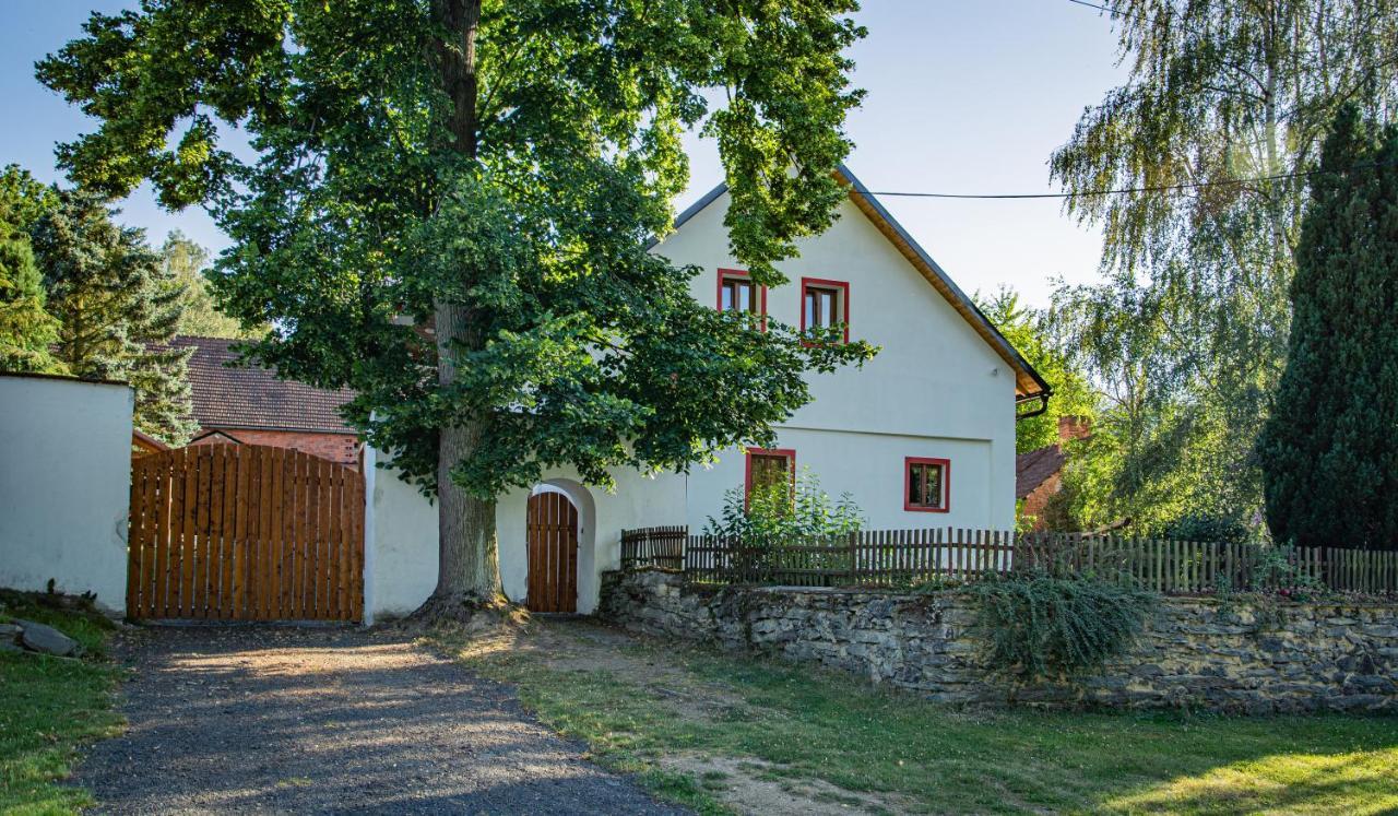 Apartmany Kurojedy Bor Exterior foto